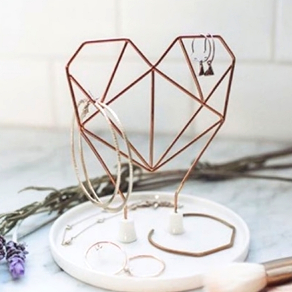 IMM Living Coxet Wire Heart Ceramic Jewelry Holder - Picture 1 of 4